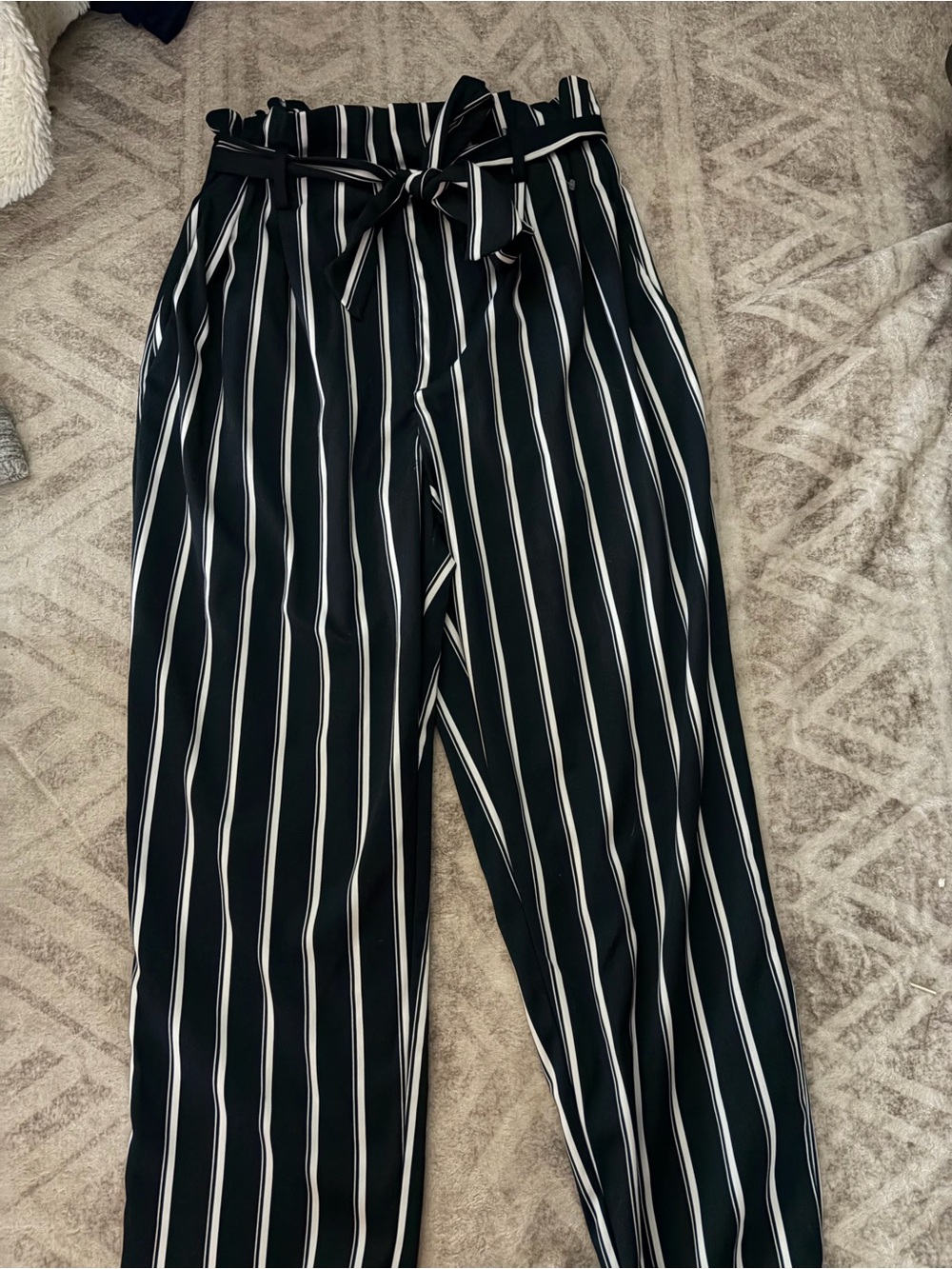 H&M Navy White Striped Paperbag Waist Tie Front Tapered Ankle Pants Size 12